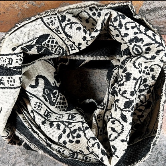 ELEPHANT Scarf Womens Black & Ivory Heavyweight Hindu Boho Infinity Neck Warmer - Picture 3 of 8